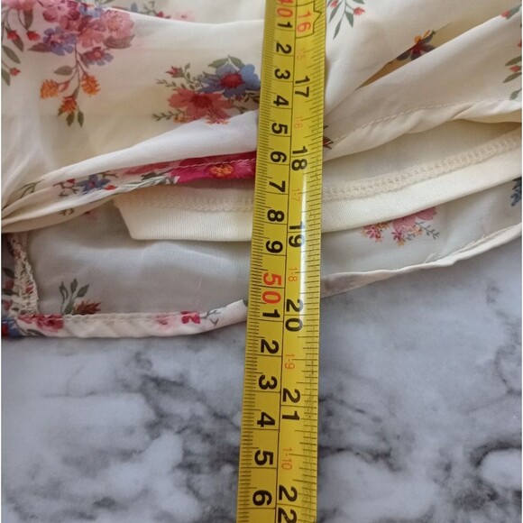 Knitworks Beige Floral Boho Flowy Top Size Medium - Picture 8 of 9